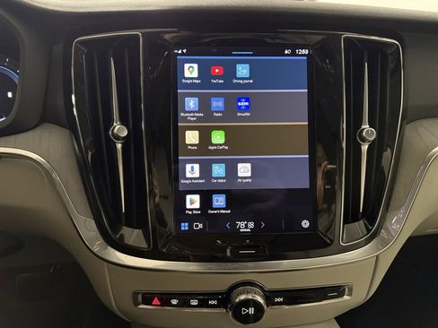 Used 2024 Volvo S60 B5 Plus image 12