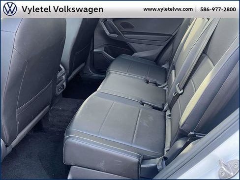 Certified 2021 Volkswagen Tiguan SE w/ Panoramic Sunroof Package image 12