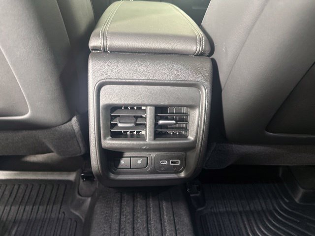 Used 2025 Cadillac XT4 Premium Luxury AWD/4WD image 19