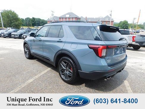 Used 2025 Ford Explorer ST AWD/4WD image 6