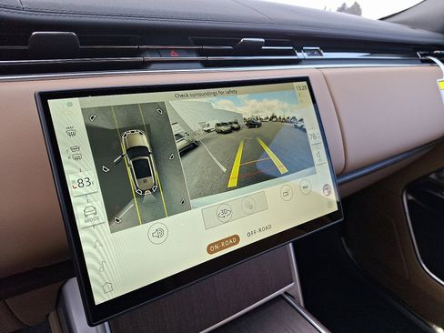 New 2026 Land Rover Range Rover SE image 16