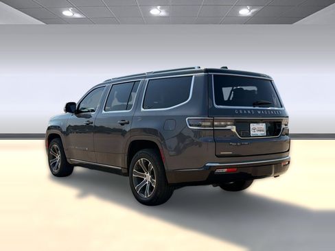 Used 2023 Jeep Grand Wagoneer 4WD image 3