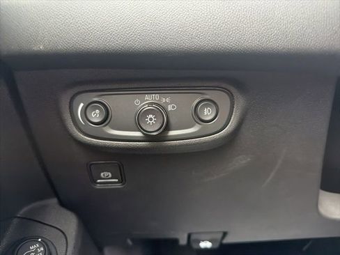 Used 2024 GMC Terrain SLT image 38