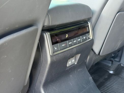 Used 2024 Lexus GX 550 w/ Accessory Package (Z1) AWD/4WD image 17
