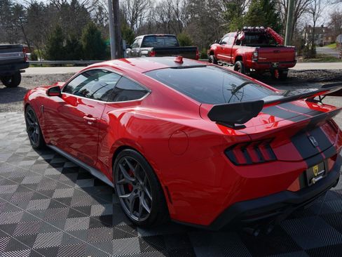 Used 2025 Ford Mustang GT Premium w/ GT Performance Package image 9