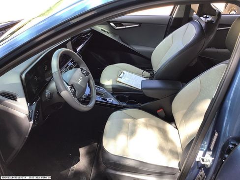 Used 2023 Kia Niro FWD image 13