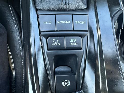 Certified 2025 Toyota Camry SE w/ Convenience Package image 19