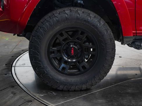 Used 2019 Toyota 4Runner TRD Off-Road Premium image 9