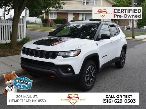 Used 2025 Jeep Compass Limited AWD/4WD image 1