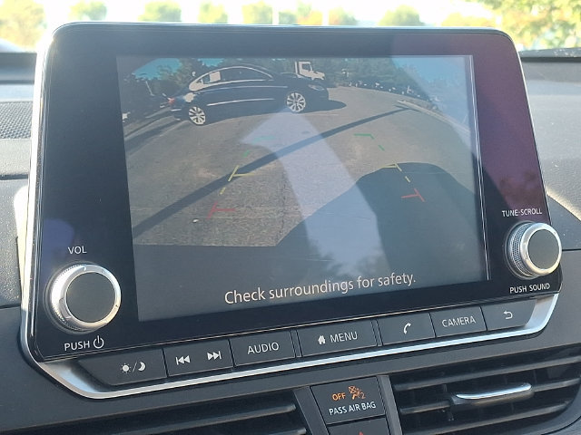 Used 2025 Nissan Altima 2.5 SV FWD image 17