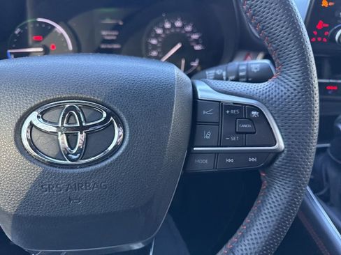 Used 2023 Toyota Sienna XSE image 21