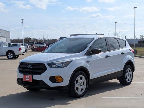 Used 2019 Ford Escape S image 4