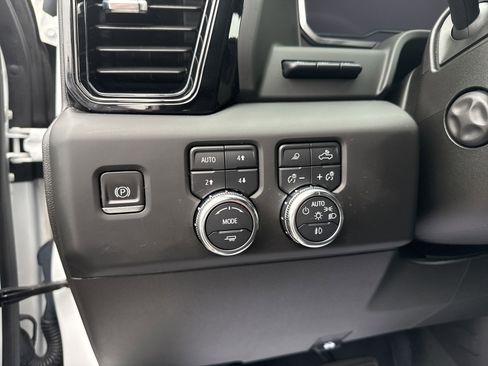 Certified 2023 GMC Sierra 1500 AT4 w/ AT4 Premium Package image 23