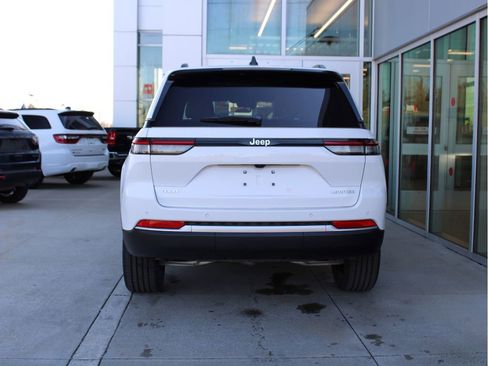 New 2026 Jeep Grand Cherokee Limited AWD/4WD image 7