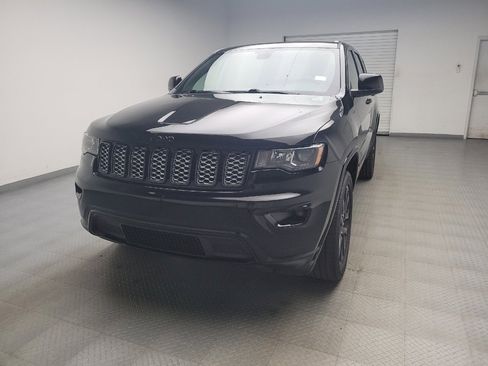 Used 2020 Jeep Grand Cherokee Altitude AWD/4WD image 15