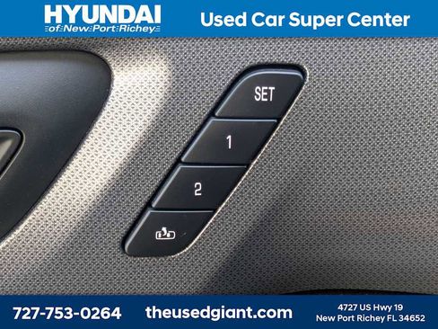 Used 2018 Chevrolet Traverse Premier w/ Driver Confidence II Package FWD image 27