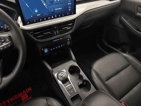 Used 2024 Ford Escape Platinum image 18