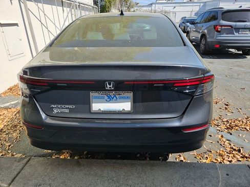 Certified 2025 Honda Accord SE image 9