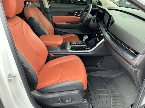 Used 2023 Kia Carnival SX Prestige FWD image 27
