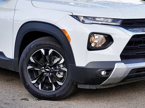 Used 2022 Chevrolet TrailBlazer LT w/ Convenience Package image 4