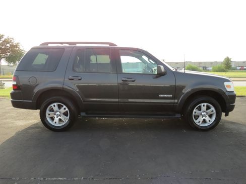 Used 2007 Ford Explorer XLT RWD image 4