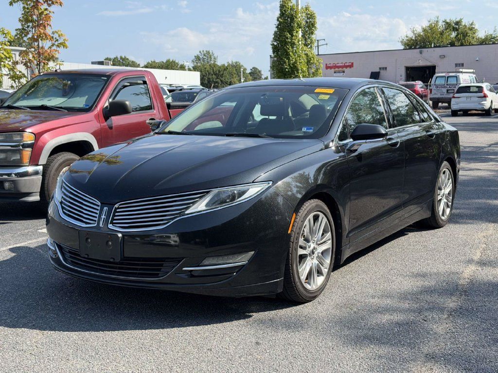 Used 2013 Lincoln MKZ FWD image 4