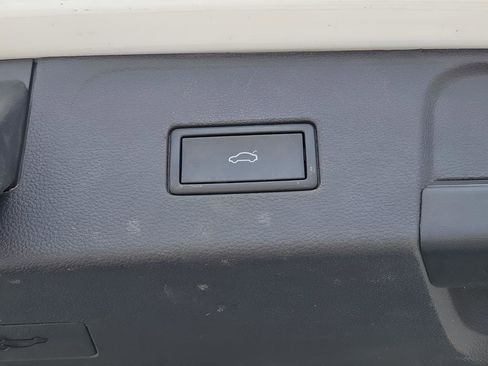 Used 2023 Volkswagen Atlas SEL Premium image 36