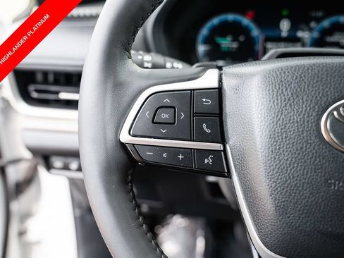Certified 2024 Toyota Grand Highlander AWD image 16
