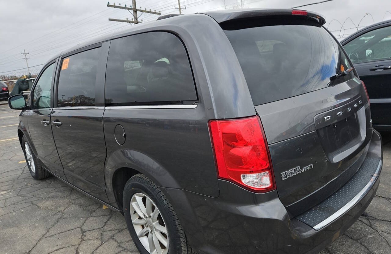 Used 2019 Dodge Grand Caravan SXT FWD image 2