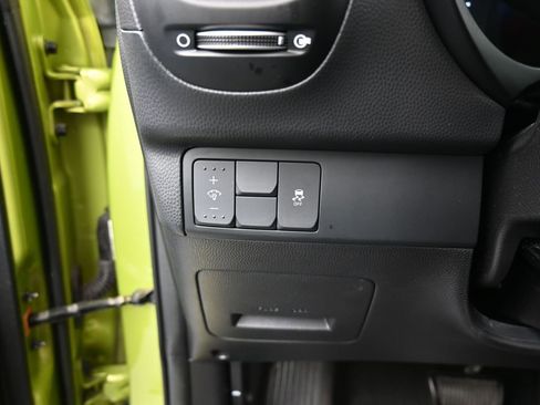 Used 2016 Kia Soul + image 29