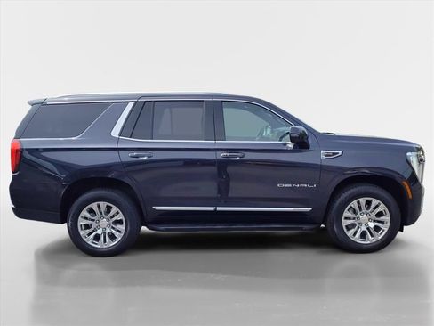 Used 2025 GMC Yukon Denali AWD/4WD image 6
