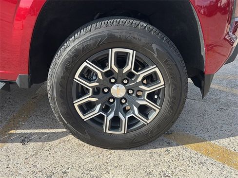 Used 2024 Chevrolet Colorado LT w/ LT Convenience Package III image 9