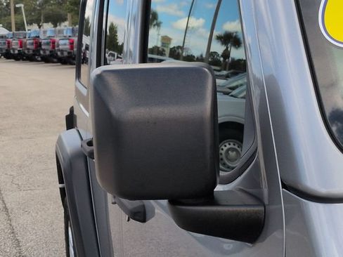 Used 2019 Jeep Wrangler Unlimited Sport S AWD/4WD image 12