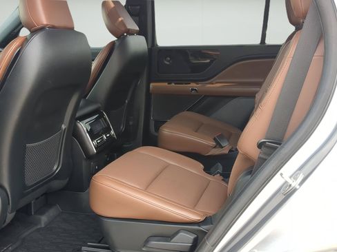 Certified 2023 Lincoln Aviator Reserve w/ Class IV Trailer Tow Package RWD image 21