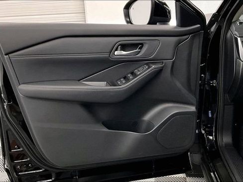 New 2026 Nissan Rogue SV FWD image 32