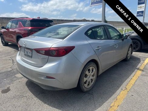Used 2017 MAZDA MAZDA3 Sport FWD image 3