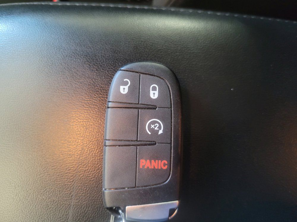 Used 2020 Dodge Journey SE w/ SE Popular Equipment Group FWD image 32