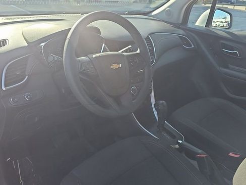 Used 2022 Chevrolet Trax LS w/ Tint and Cruise Package image 15
