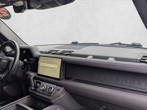 Used 2023 Land Rover Defender 130 X-Dynamic SE AWD/4WD image 25