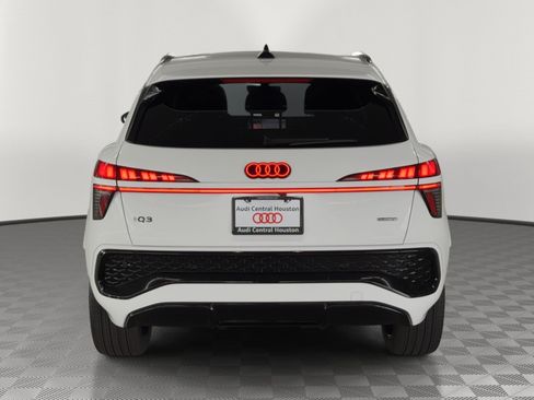 New 2026 Audi Q3 quattro 2.0T image 10