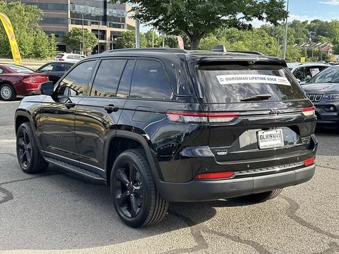 Used 2023 Jeep Grand Cherokee Limited w/ Luxury Tech Group II AWD/4WD image 5