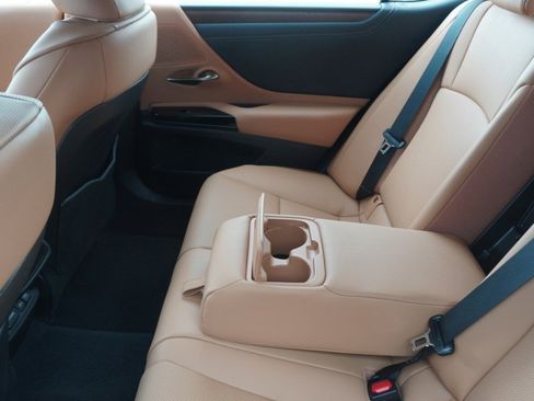 Certified 2025 Lexus ES 350 w/ Premium Package image 11