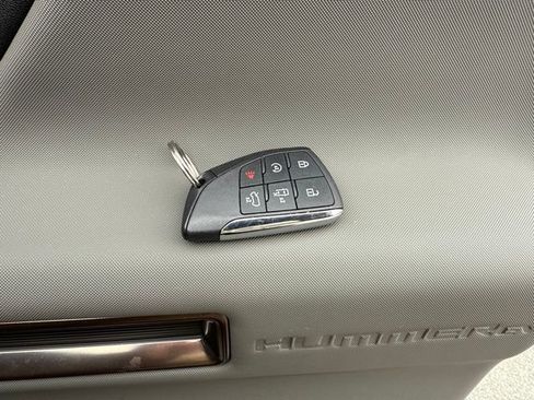 Used 2025 GMC Hummer EV 3X AWD/4WD image 22