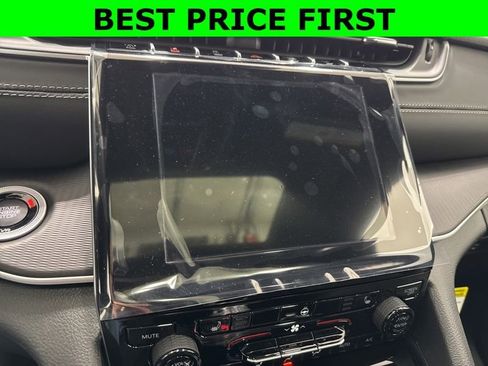 New 2025 Jeep Grand Cherokee Altitude AWD/4WD image 29