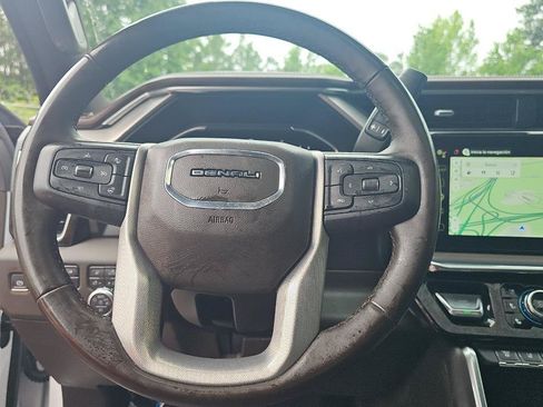 Used 2024 GMC Sierra 2500 Denali w/ Denali Reserve Package AWD/4WD image 9