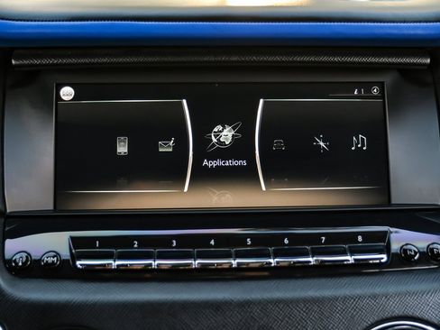 Used 2021 Rolls-Royce Cullinan image 25