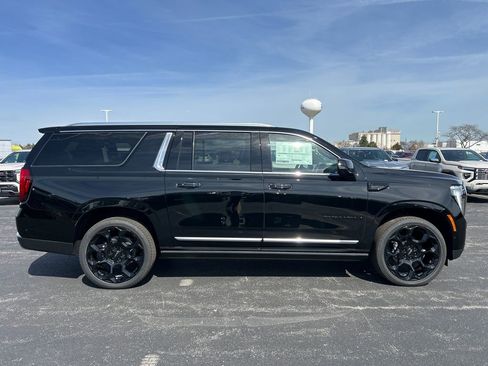 New 2026 GMC Yukon XL Denali w/ Denali Reserve Package image 10