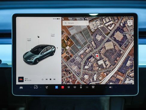 Used 2022 Tesla Model 3 image 14