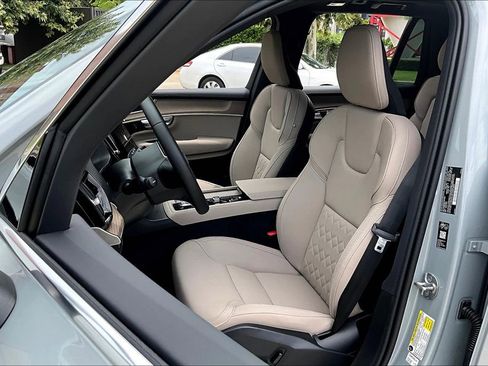 New 2026 Volvo XC90 B6 Plus w/ Protection Package Premier image 28