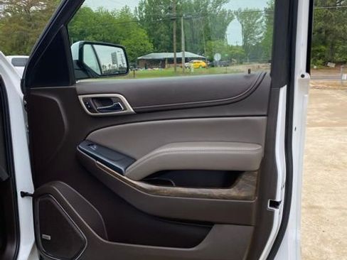 Used 2018 GMC Yukon Denali w/ Open Road Package AWD/4WD image 14